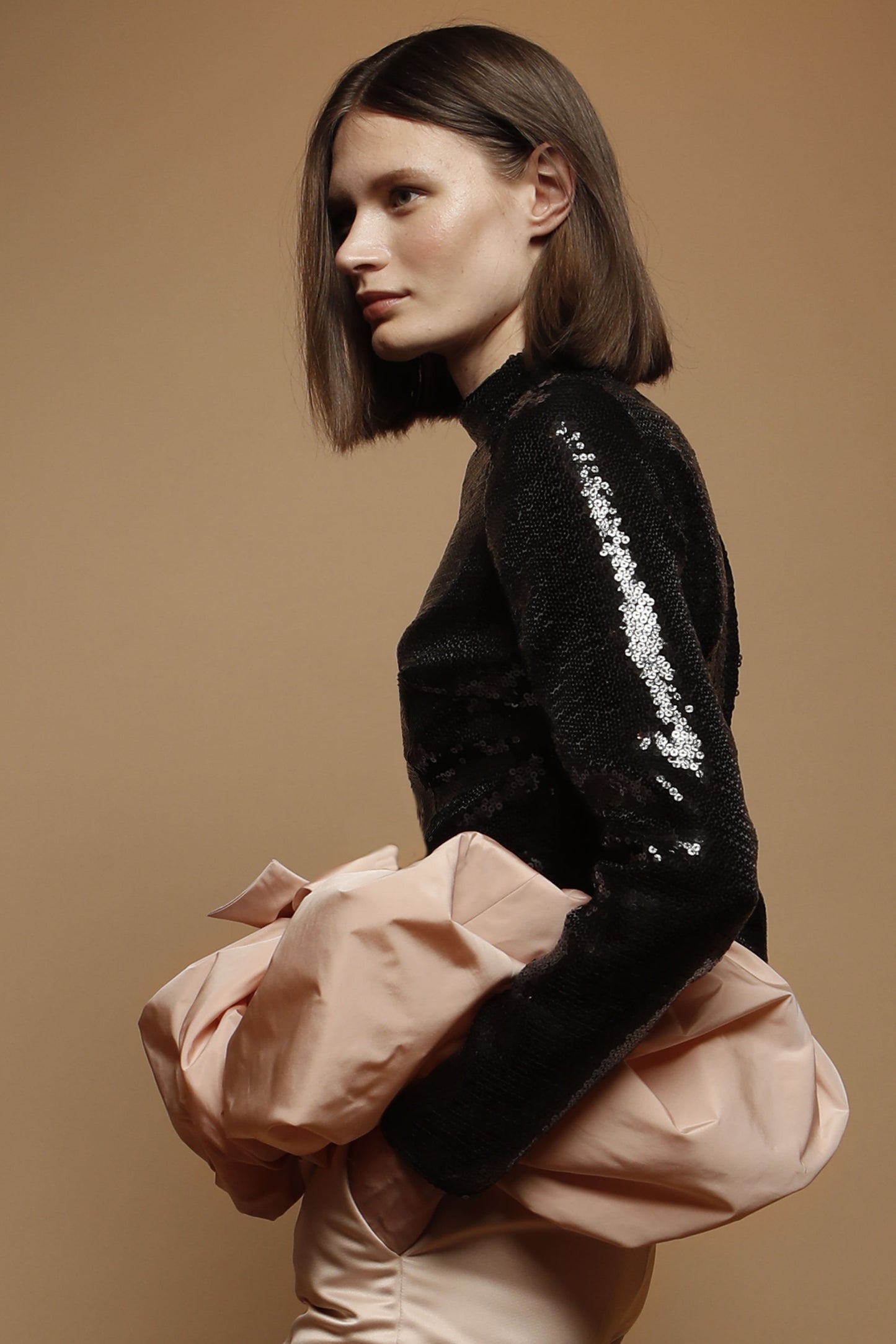 Top lentejuelas y tafeta