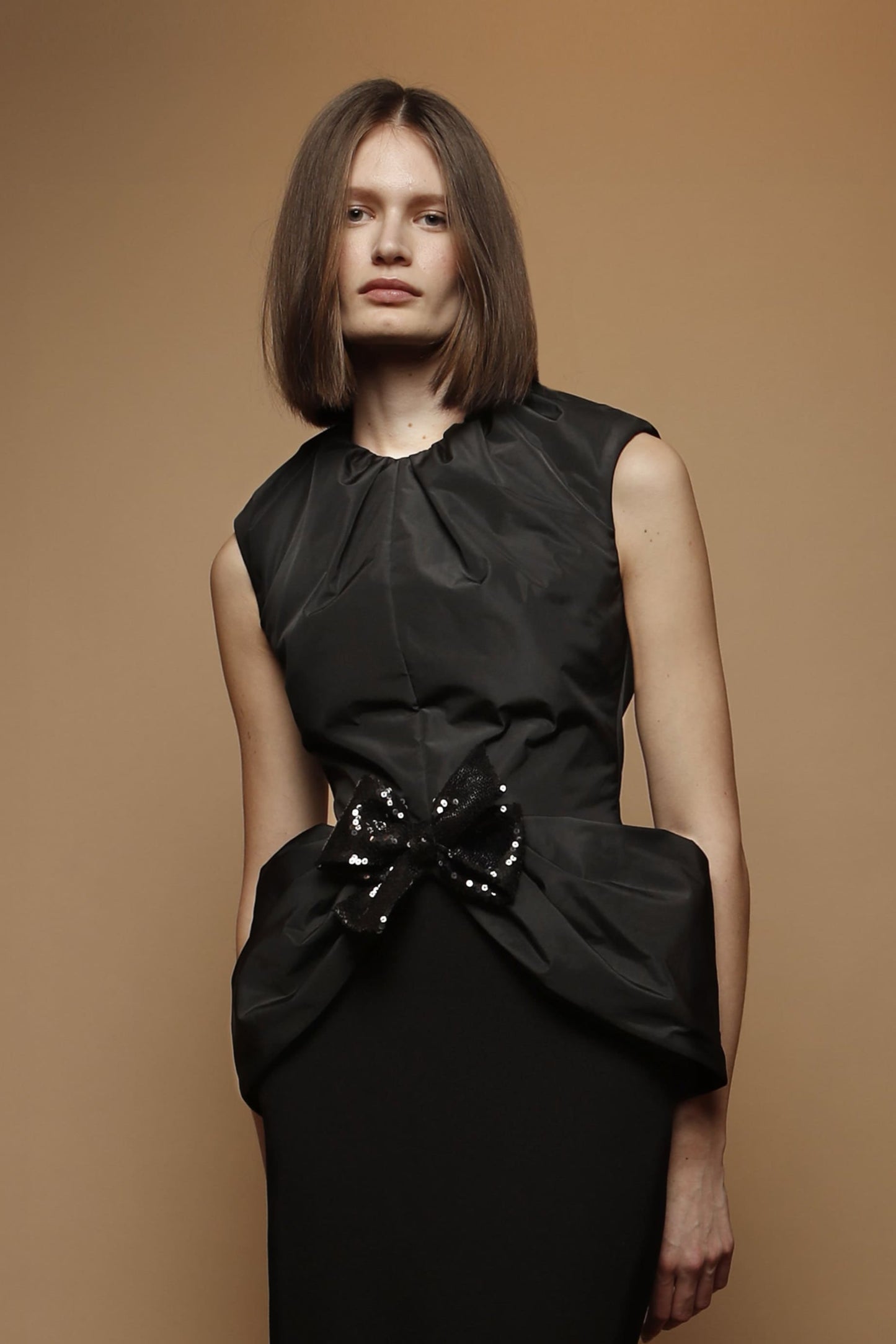 Top tafeta sin mangas