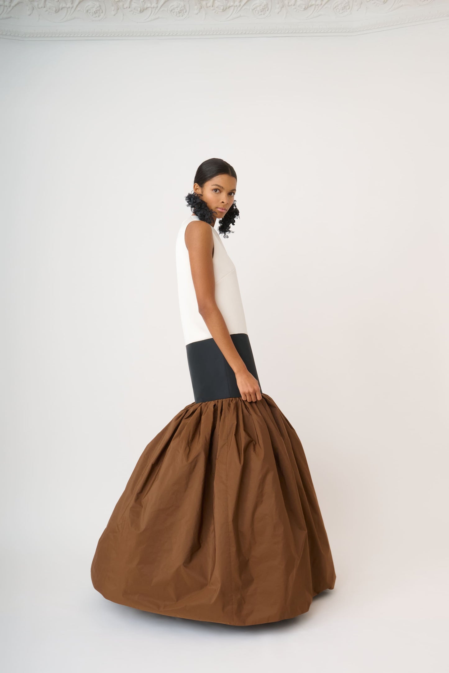 Long dress with volume skirt