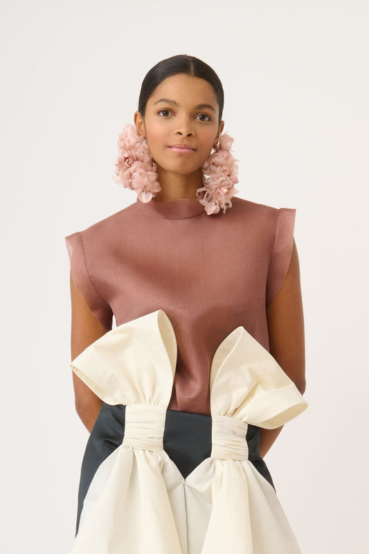 Top de organza sin mangas