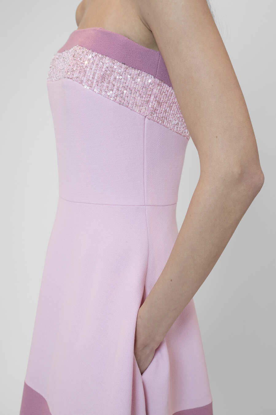 Midi strapless dress with paillettes