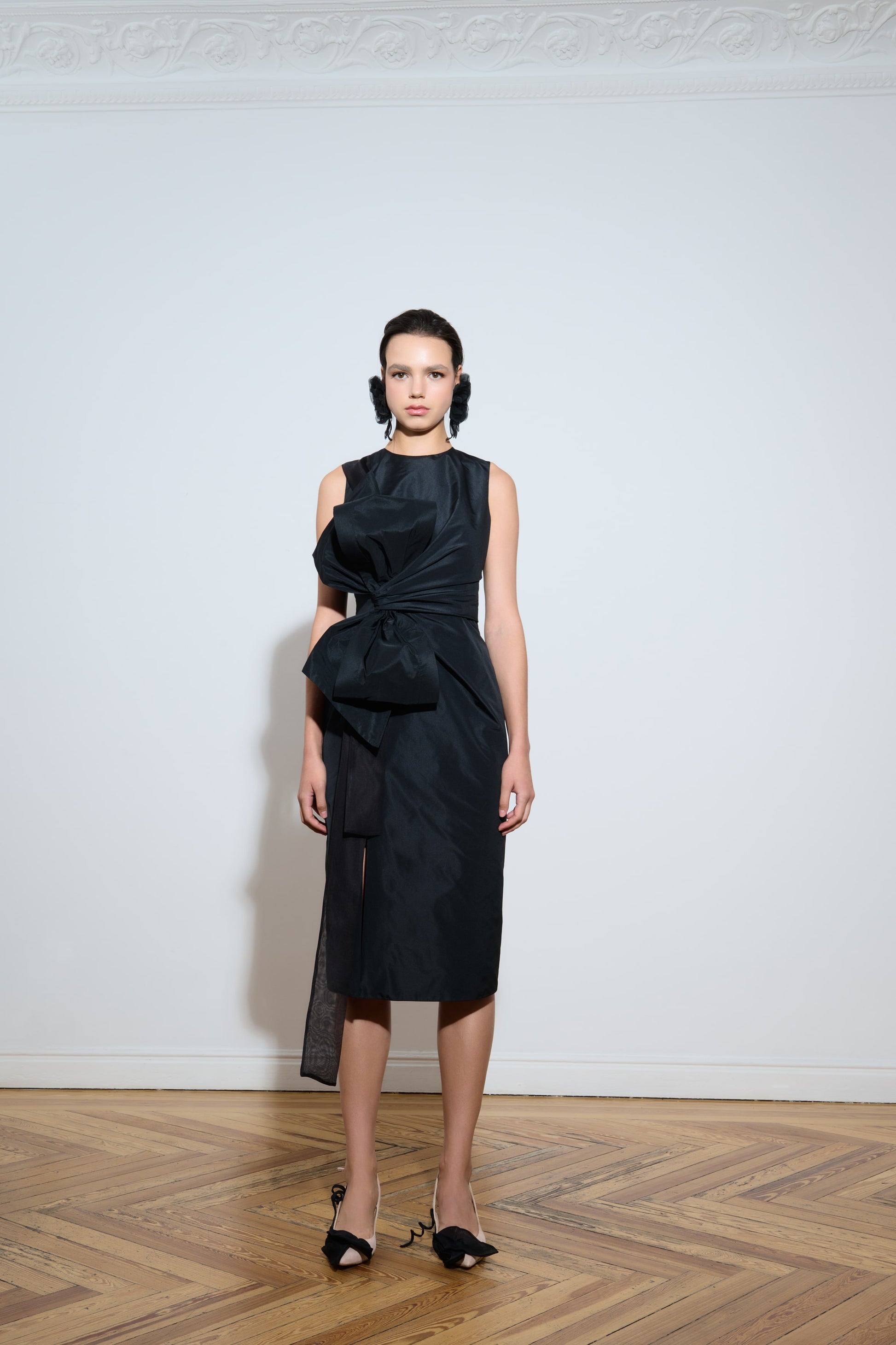 Cocktail sleeveless dress with bow THE 2ND SKIN CO. Cocktail sleeveless dress with bow THE 2ND SKIN CO.
