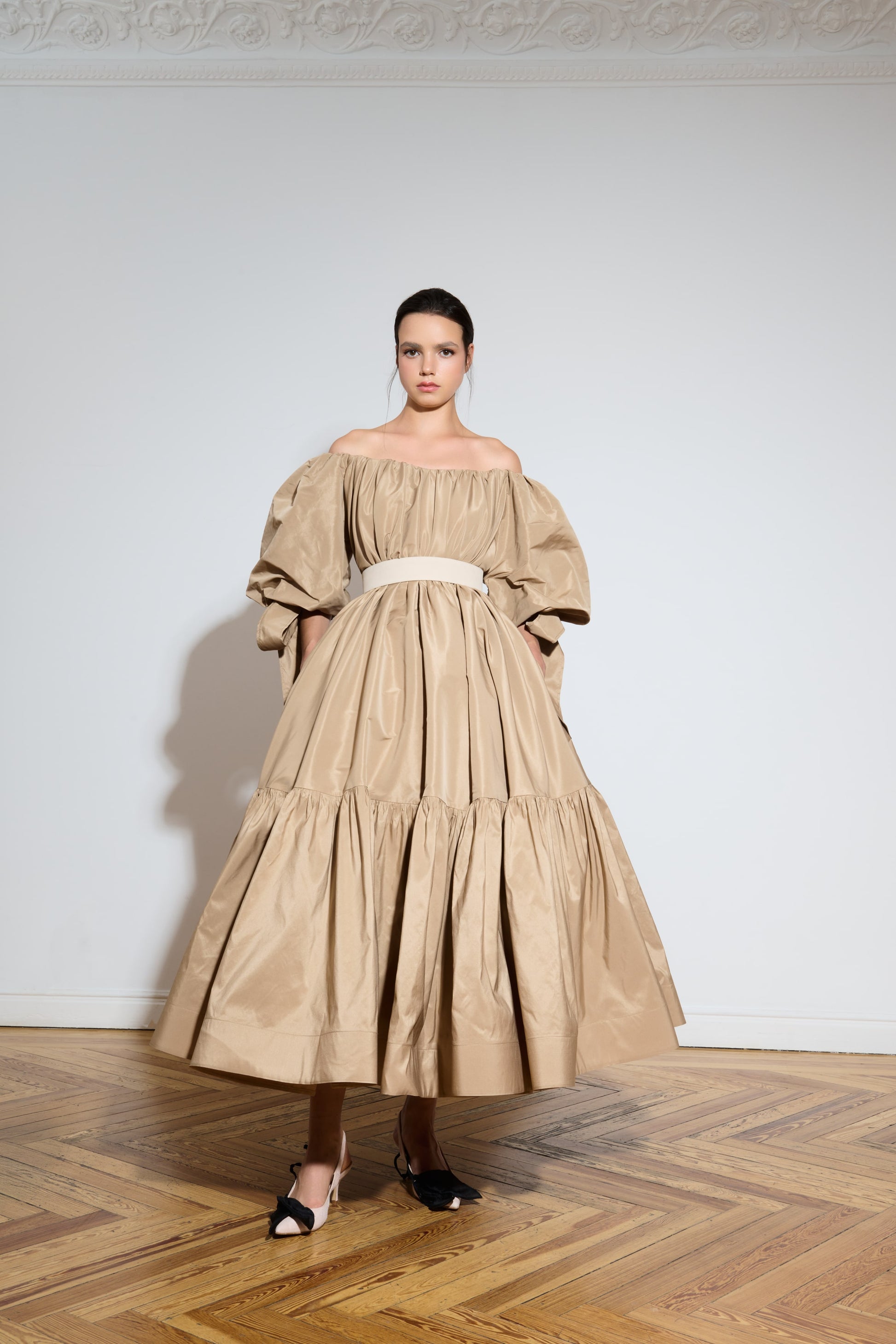 Boat neck midi dress with puffed sleeves Boat neck midi dress with puffed sleeves