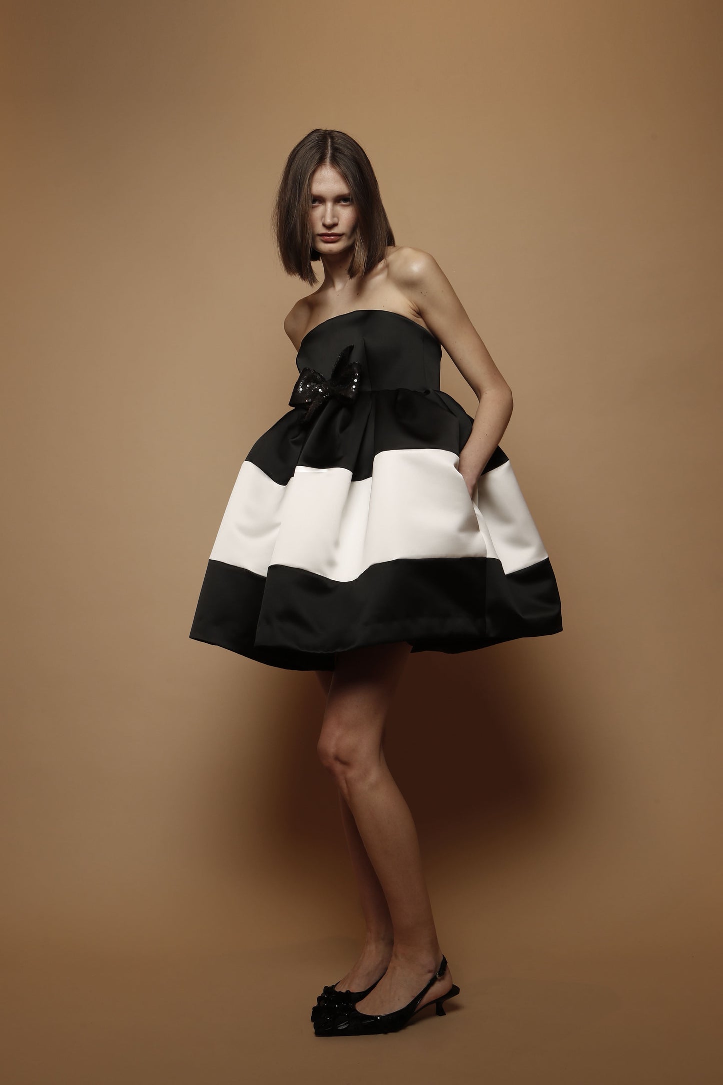 vestido mini bicolor