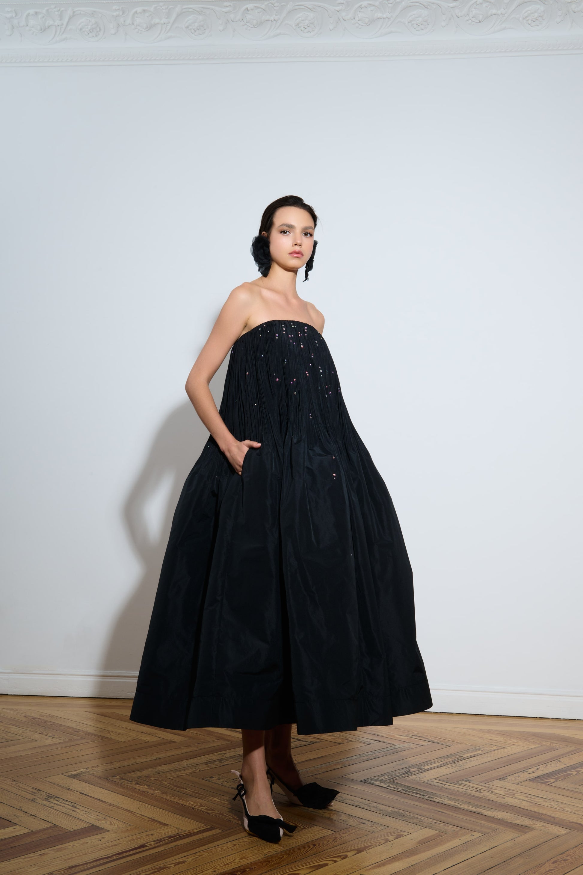 Strapless dress with crystals – THE 2ND SKIN1