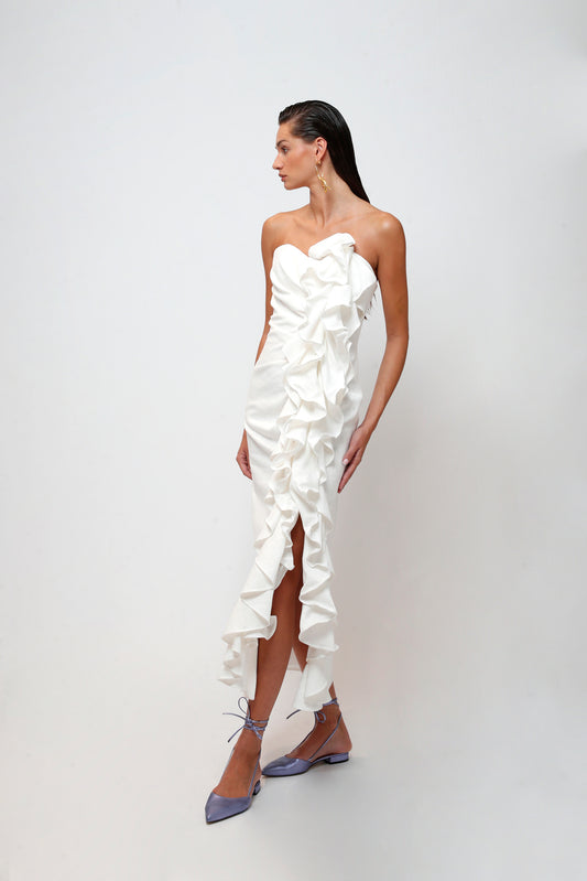 Linen dress with ruffles